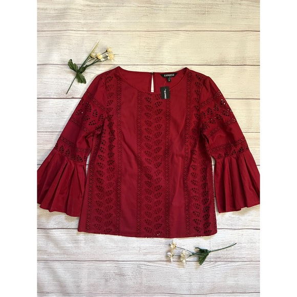 EXPRESS Eyelet Flare Pleated Bell Sleeve Top - Picture 4 of 15